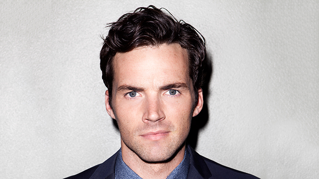 <b>Ian Harding</b> Loves Connecting With Fans Online—Until They Show Up at His <b>...</b> - ian-harding-hed-2015