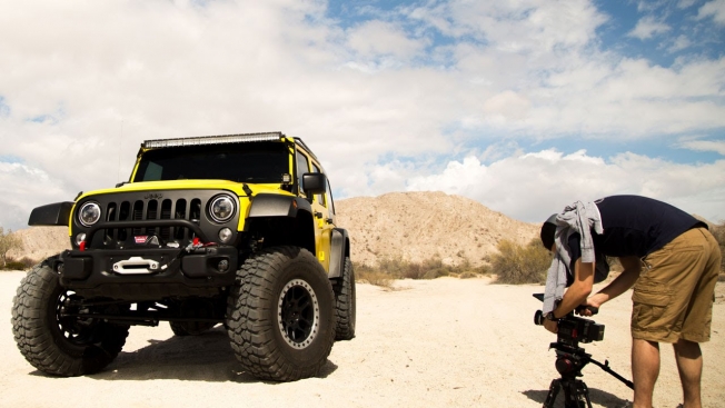 A Jeep Wrangler Gets A Crazy Desert Stunt Drive In Pennzoil S Latest Engine Test Adweek